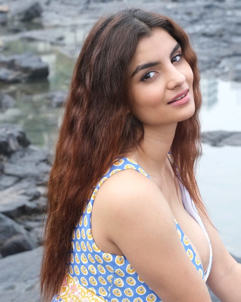 avanshi-jain-instagram – Housefull Notable Roles: Anveshi gained fame through her role in the Ullu series "Gandii Baat," where her portrayal of a complex character won her a massive fan following. Her on-screen presence and bold performances have made her one of the most sought-after actresses on the platform.