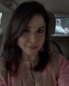 Maheep Kapoor – Housefull Maheep Kapoor As the wife of Bollywood producer Sanjay Kapoor, Maheep has her own sense of style and a fiercely loyal personality. Known for her blunt yet loving approach, she’s a fan favorite and brings a bit of spice to the group.