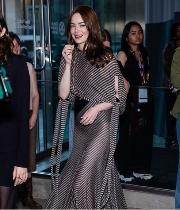 emma-stones-36th-birthday-life-love-career – Housefull Emily Jean "Emma" Stone was born on November 6, 1988, in Scottsdale, Arizona. Growing up, Emma showed a keen interest in acting, leading her to take part in numerous theater productions. Her childhood was filled with creative expressions, supported by her family. At the age of 15, Emma and her mother moved to Los Angeles to pursue her acting dreams—a leap of faith that soon paid off.