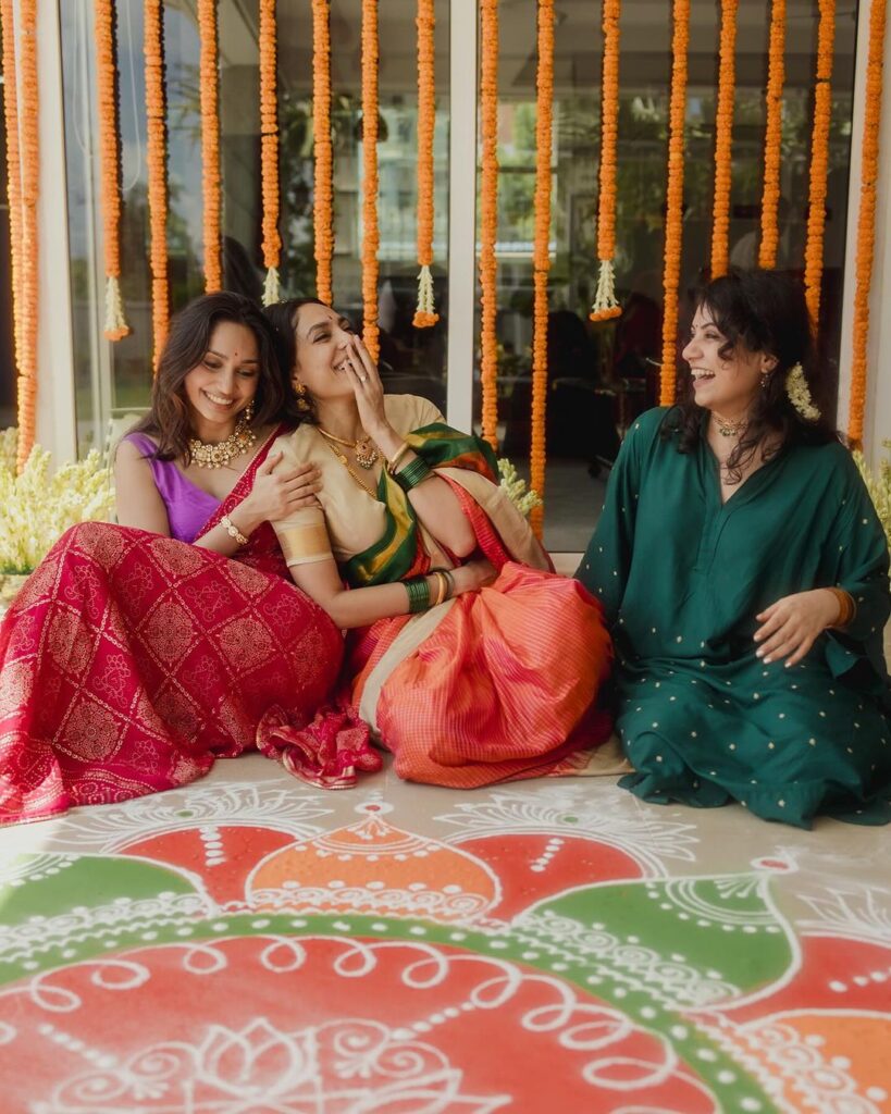 – Housefull The much-anticipated wedding date has finally been revealed. Sobhita and Naga are set to tie the knot on December 4, 2024, perfectly aligning with the festive season and year-end celebrations. The couple’s chemistry has often been in the spotlight, with viral pictures and videos from their recent appearance at IFFI in Goa adding to the excitement. Fans cannot wait to see their favorite stars embark on this beautiful journey together.