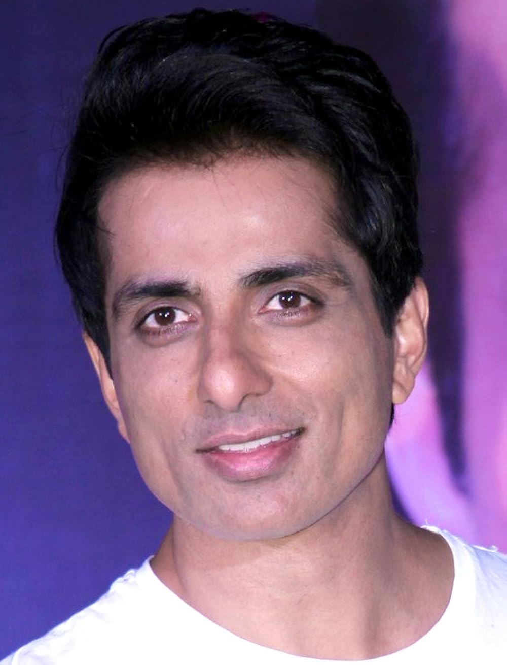 Sonu-Sood – Housefull Sonu Sood is an Indian actor, film producer, model, humanitarian, and philanthropist who works predominantly in Hindi, Telugu and Tamil films. He is known for his performances as the negative lead in most of his films and for his humanitarian work, especially during the COVID-19 Pandemic.